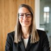 Constanze Adam Office Managerin DUNKELBLAU